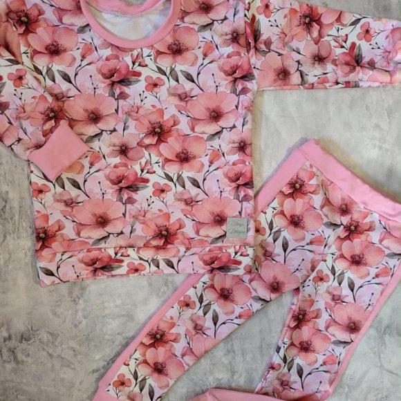 Dres różowe kwiatki na białym