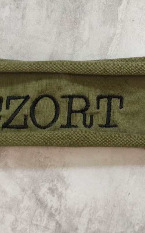 Opaska dla dziecka dowolny kolor z haftem CZORT – handmade