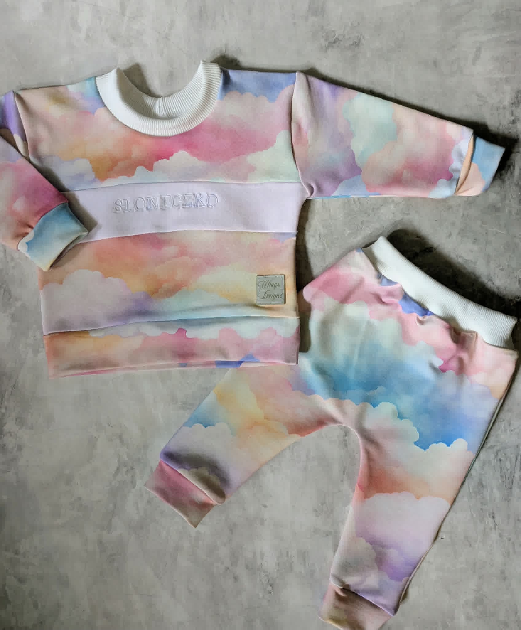 Dres chmury w pastelach SŁONECZKO