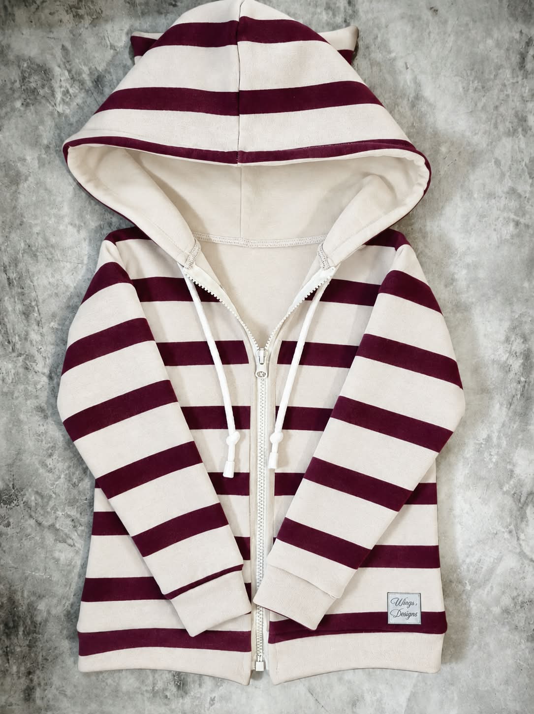 Bluza parka dziecięca w bordowe pasy z kapturem