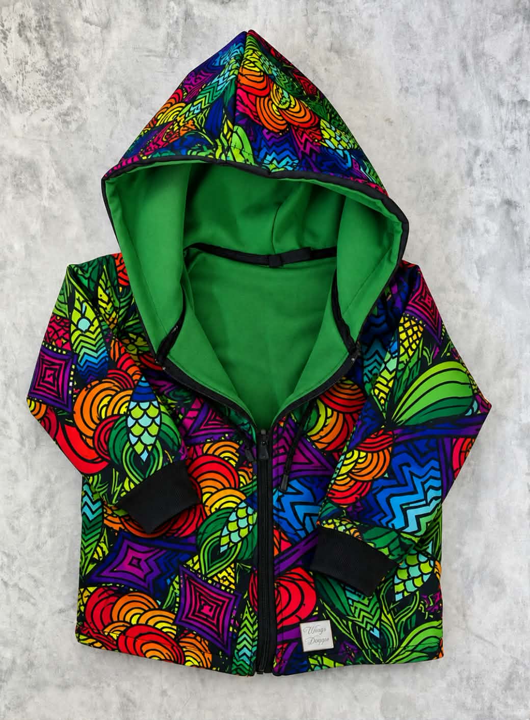 Kurtka softshell dziecięca – kolorowe szkiełka z zielonym