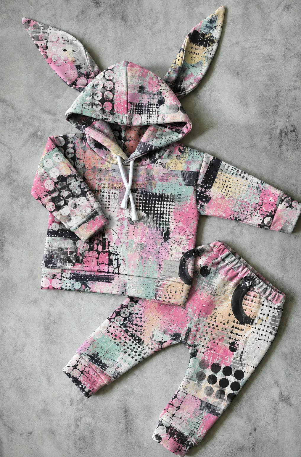 Dres dziecięcy Królik Geometria w Pastelach – bluza z uszami i spodnie