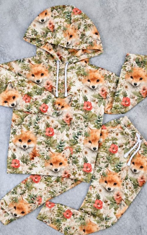 Dres dziecięcy w liski i kwiaty – bluza z kapturem i spodnie